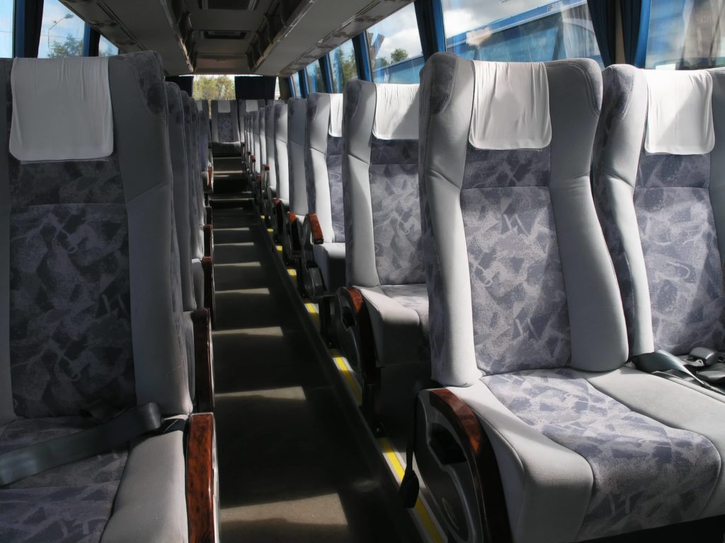 Rent a shuttle bus service in Montreal