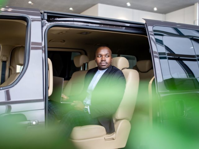 Popular corporate group shuttles in Montreal