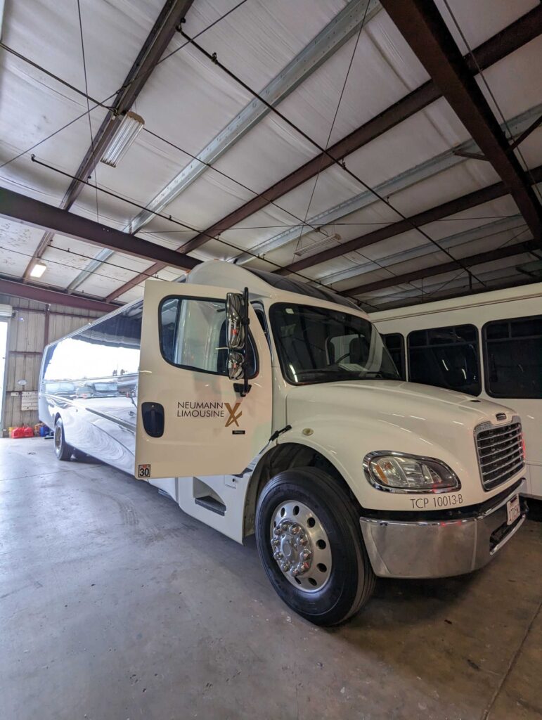 Neumann Bus Travel