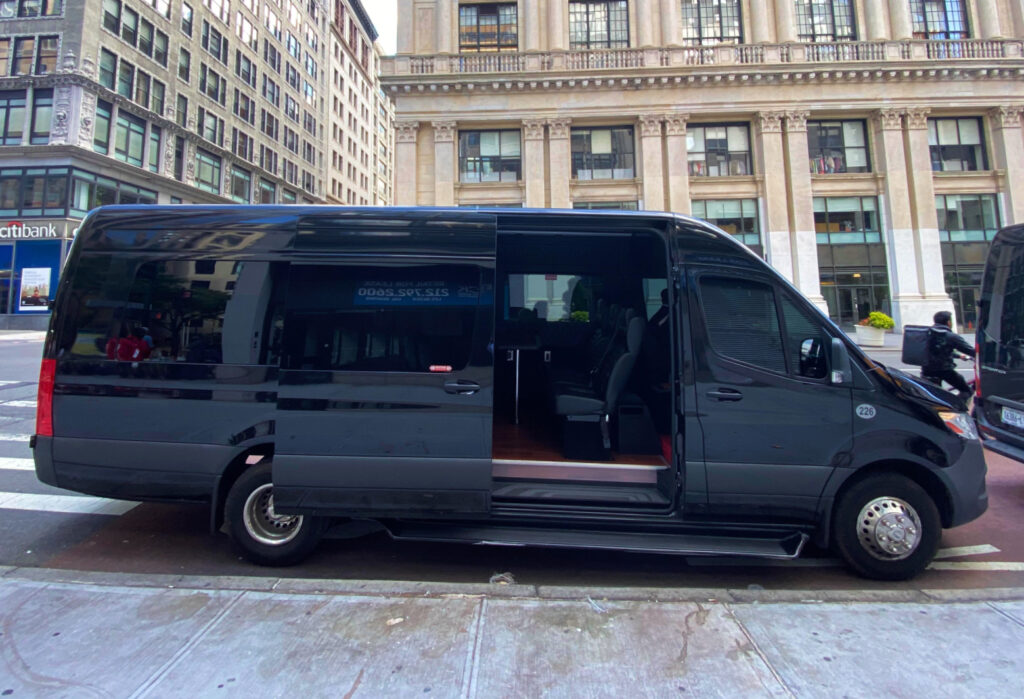 Golden Class Limo
