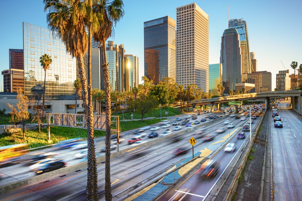 Guide to Conference Shuttle Bus Rentals in Los Angeles