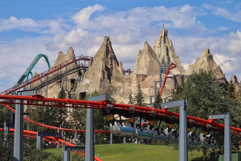 Theme Parks Around Toronto to Visit This Summer