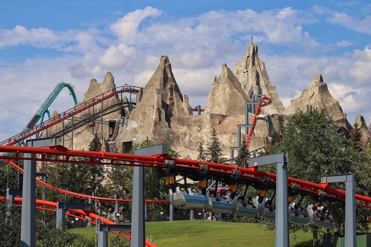 Theme Parks Around Toronto to Visit This Summer