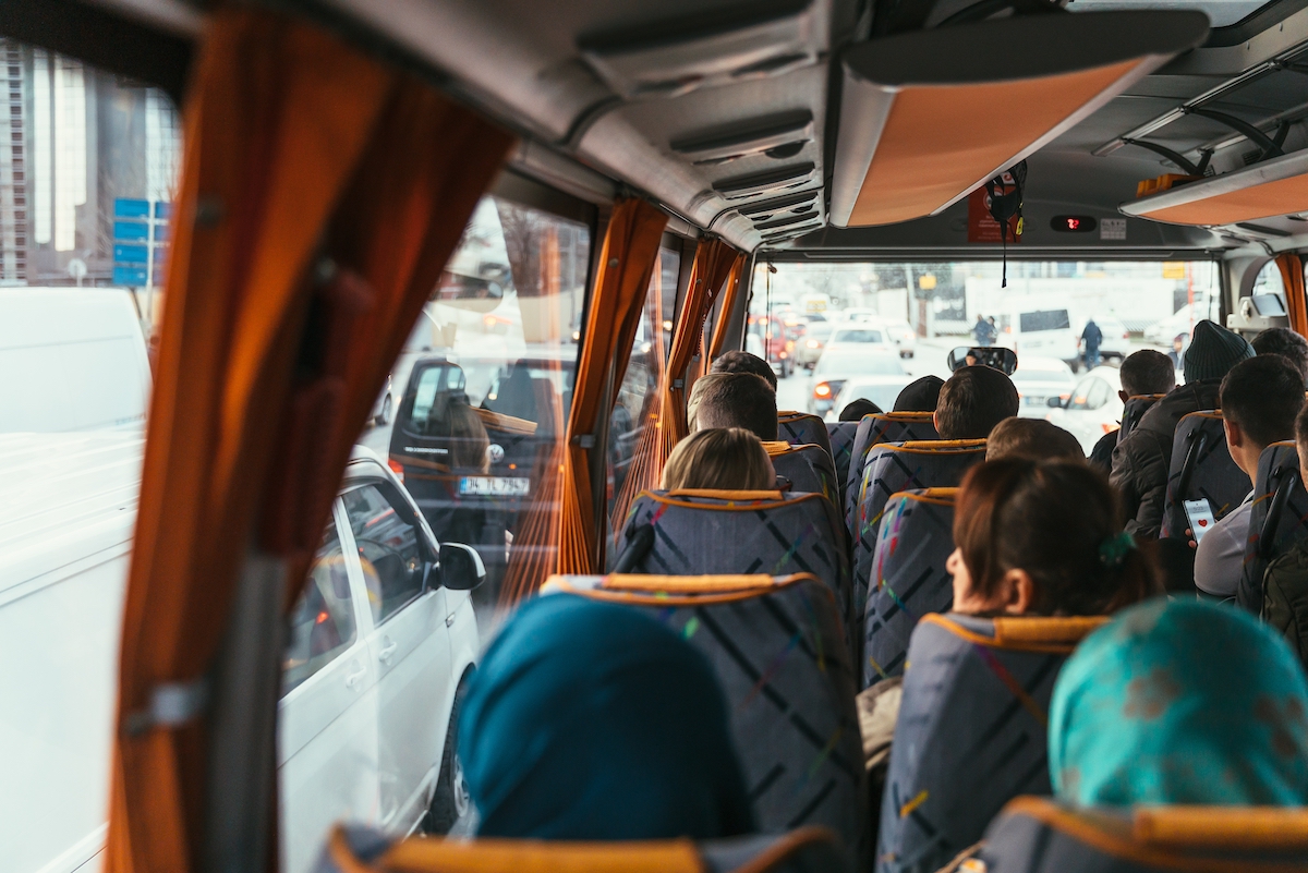 Charter Bus Rental vs. Rideshare: What’s the Difference?
